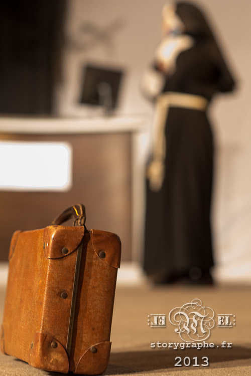 Valise en carton.
